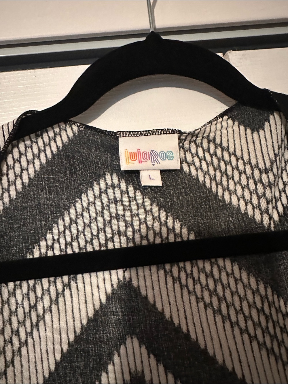LuLaRoe Black and White Chevron Shirley Kimono - Picture 3 of 4